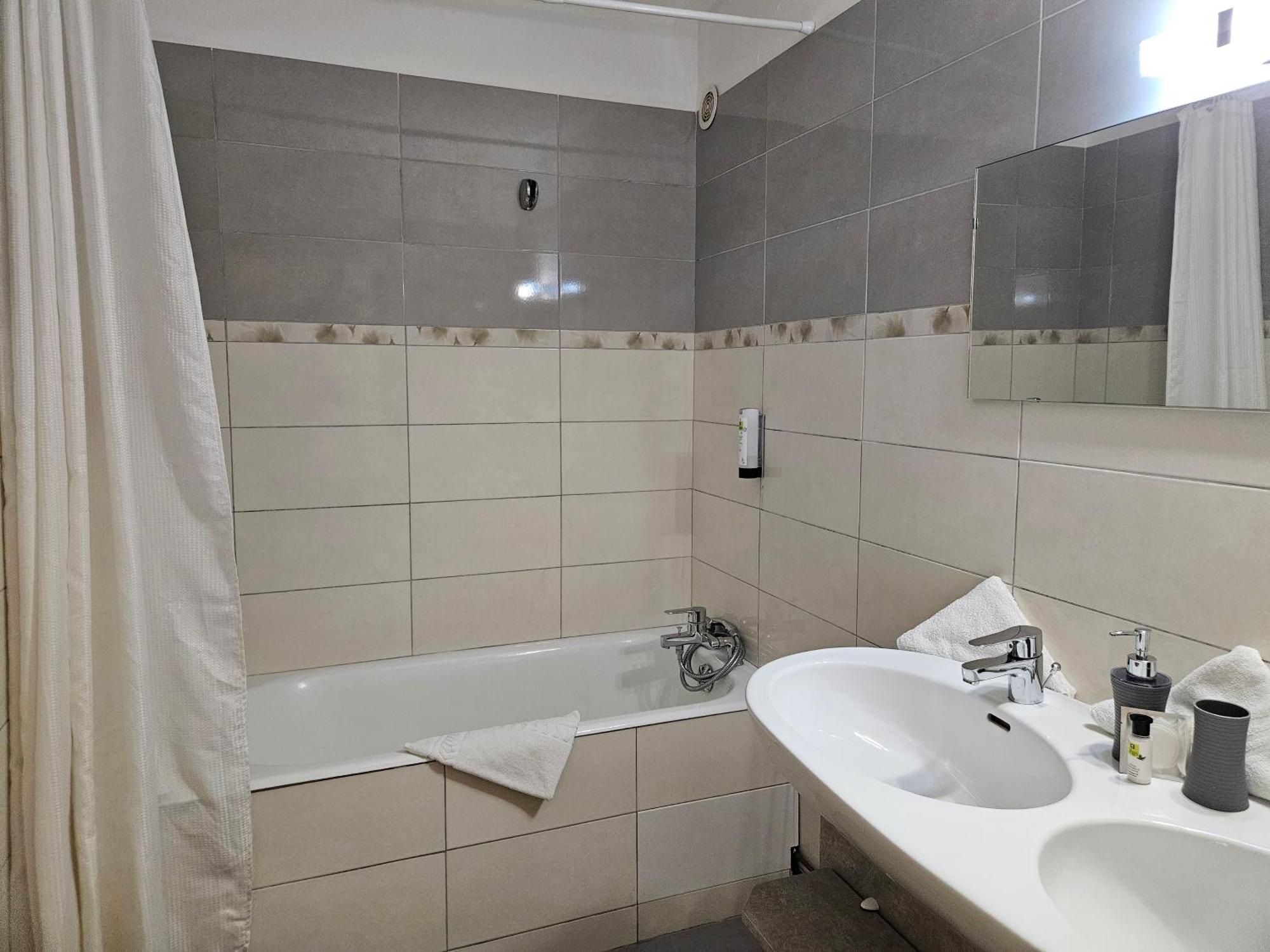 Hotel Le Mont Barral Creyers Zewnętrze zdjęcie