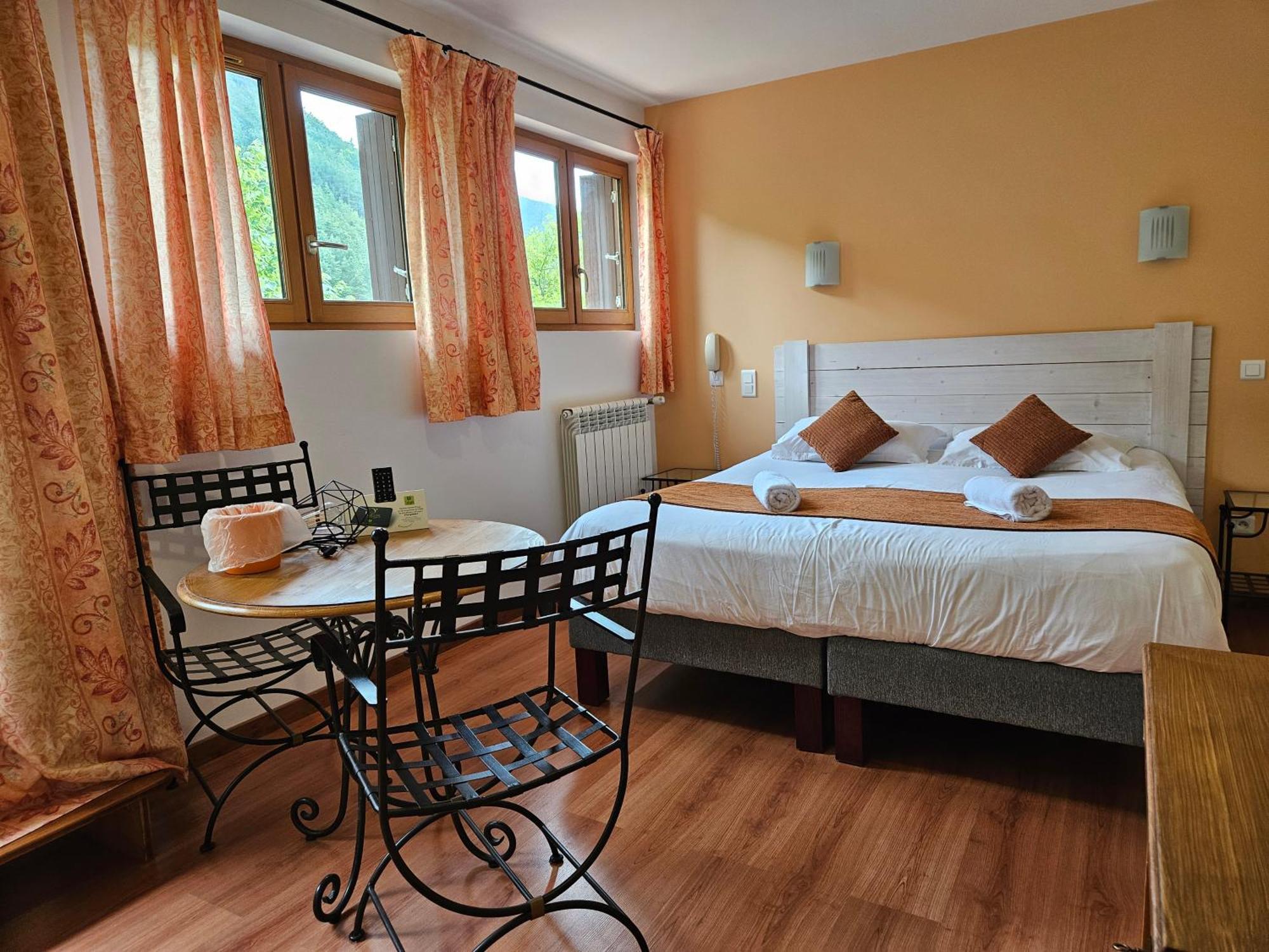 Hotel Le Mont Barral Creyers Zewnętrze zdjęcie